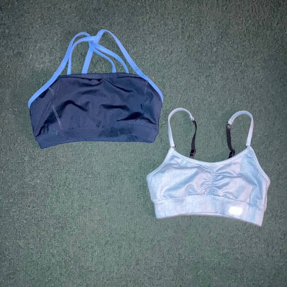 2 sports bras size XS!